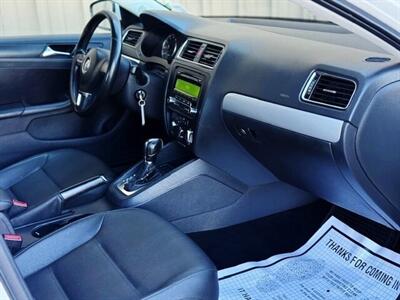 2012 Volkswagen Jetta SE PZEV   - Photo 5 - Manteca, CA 95337
