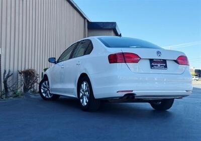 2012 Volkswagen Jetta SE PZEV   - Photo 10 - Manteca, CA 95337