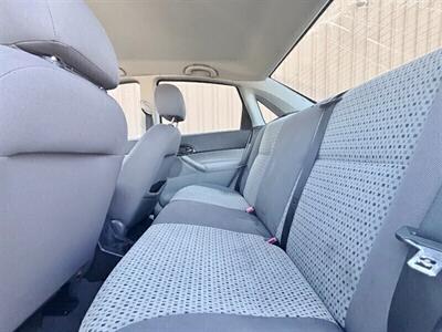 2006 Ford Focus ZX4 SE - Photo 6 - Manteca, CA 95337