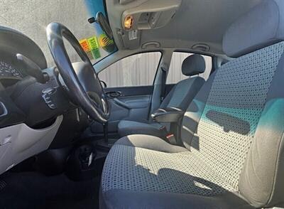 2006 Ford Focus ZX4 SE - Photo 4 - Manteca, CA 95337