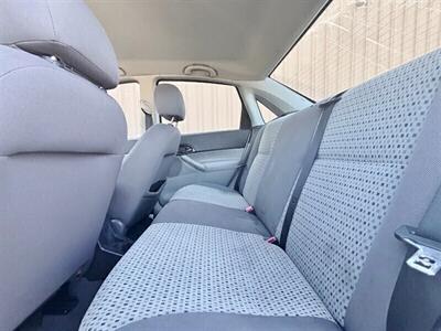 2006 Ford Focus ZX4 SE   - Photo 6 - Manteca, CA 95337