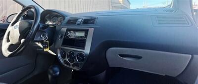 2006 Ford Focus ZX4 SE   - Photo 9 - Manteca, CA 95337