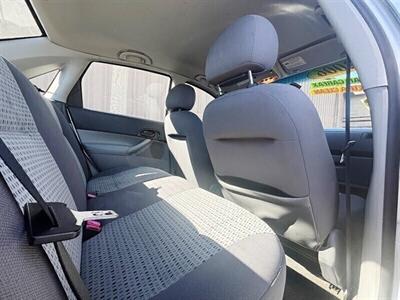 2006 Ford Focus ZX4 SE   - Photo 11 - Manteca, CA 95337