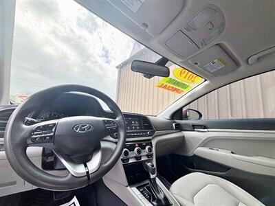 2019 Hyundai ELANTRA SEL   - Photo 6 - Manteca, CA 95337
