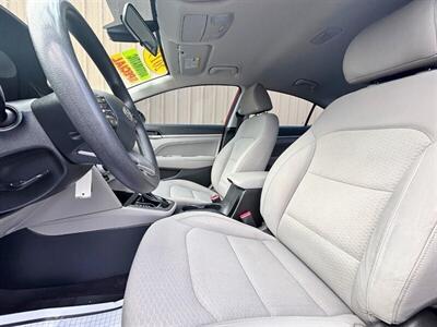 2019 Hyundai ELANTRA SEL   - Photo 7 - Manteca, CA 95337