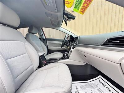 2019 Hyundai ELANTRA SEL   - Photo 10 - Manteca, CA 95337