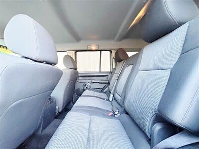 2010 Jeep Commander Sport   - Photo 8 - Manteca, CA 95337