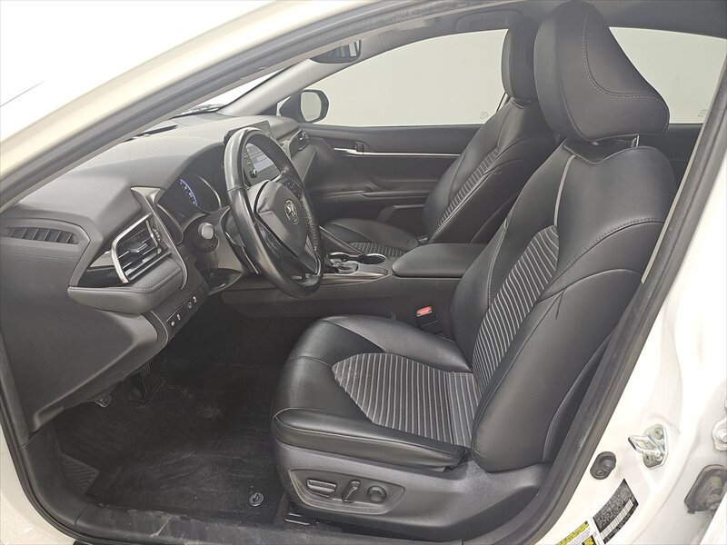 2021 Toyota Camry SE photo 6