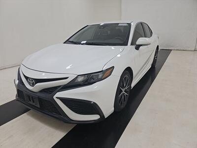 2021 Toyota Camry SE Sedan