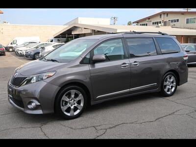 2013 Toyota Sienna SE 8-Passenger Minivan