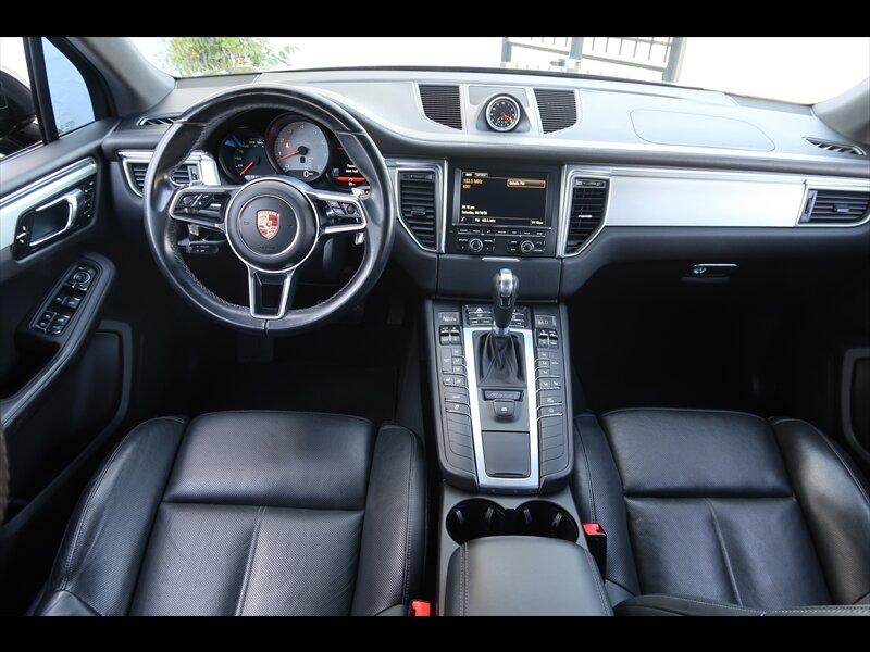 2015 Porsche Macan S  