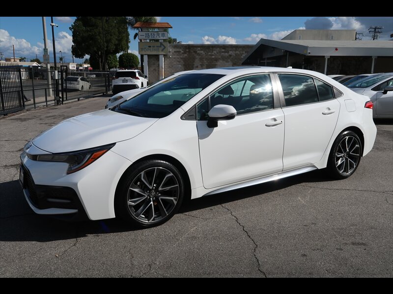 2022 Toyota Corolla SE's photo