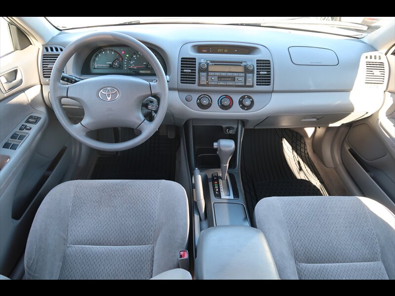 2002 Toyota Camry LE  
