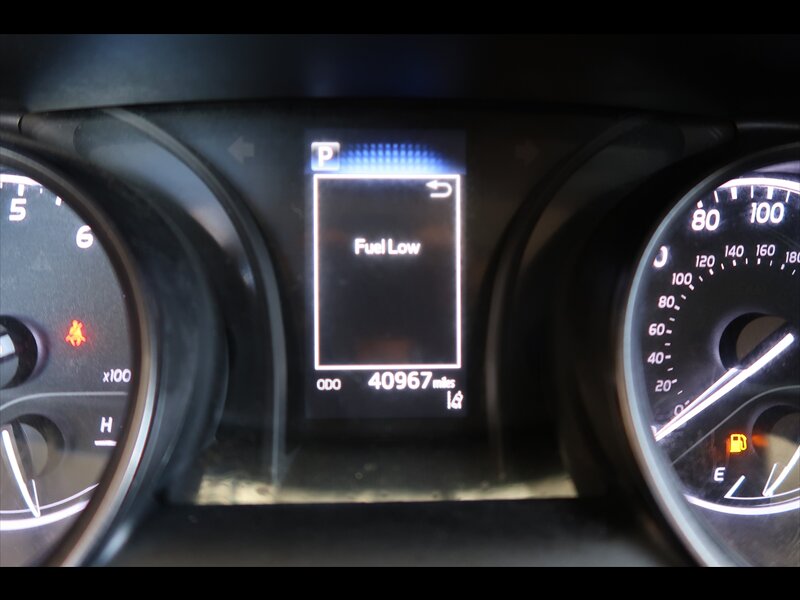 2021 Toyota Camry SE photo 11