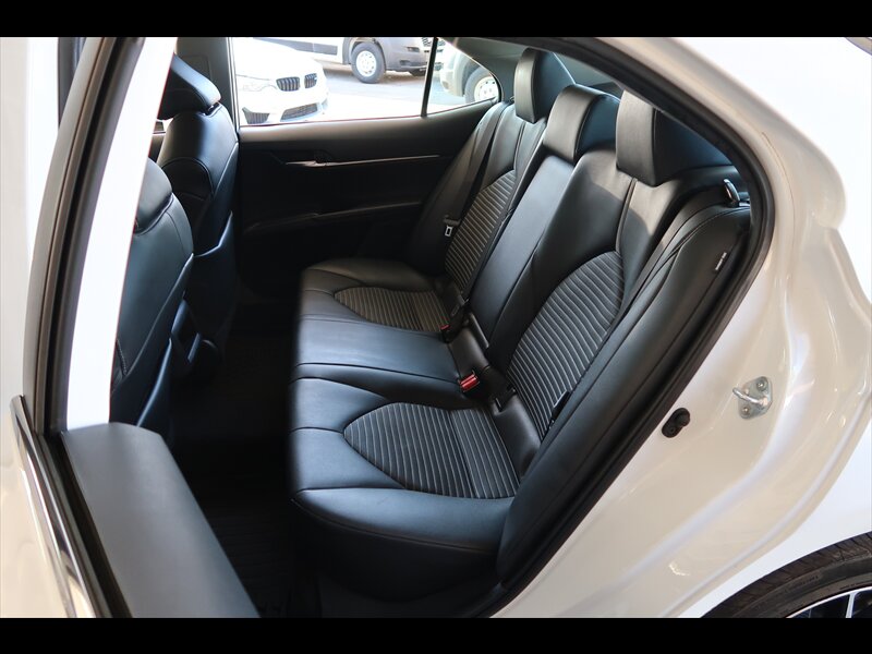 2021 Toyota Camry SE photo 26