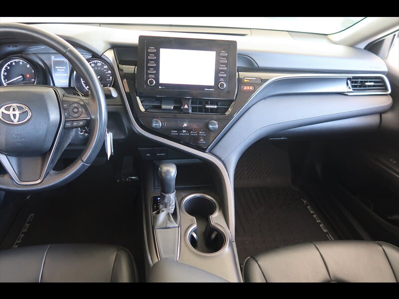 2021 Toyota Camry SE photo 16