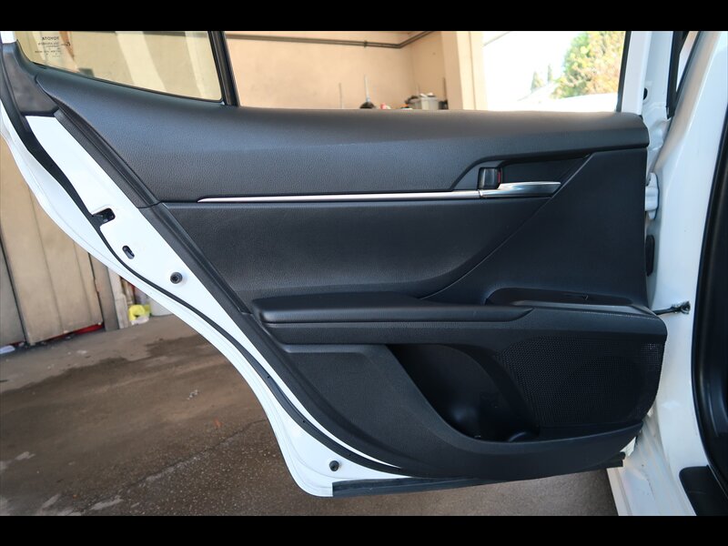 2021 Toyota Camry SE photo 35