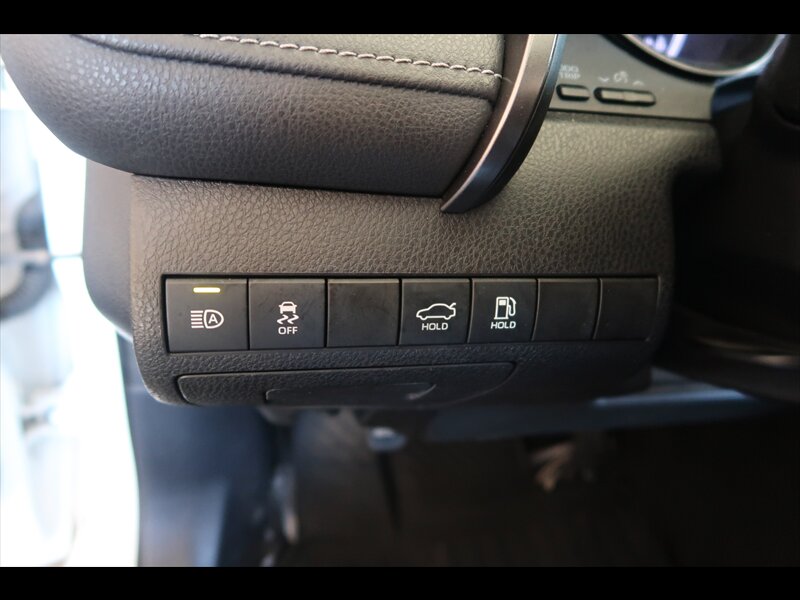 2021 Toyota Camry SE photo 18