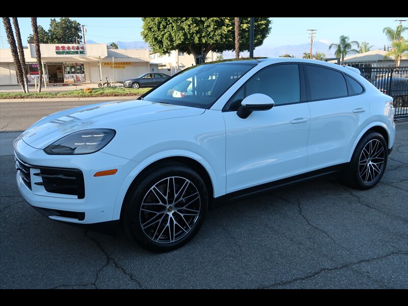 2024 Porsche Cayenne Coup Base's photo