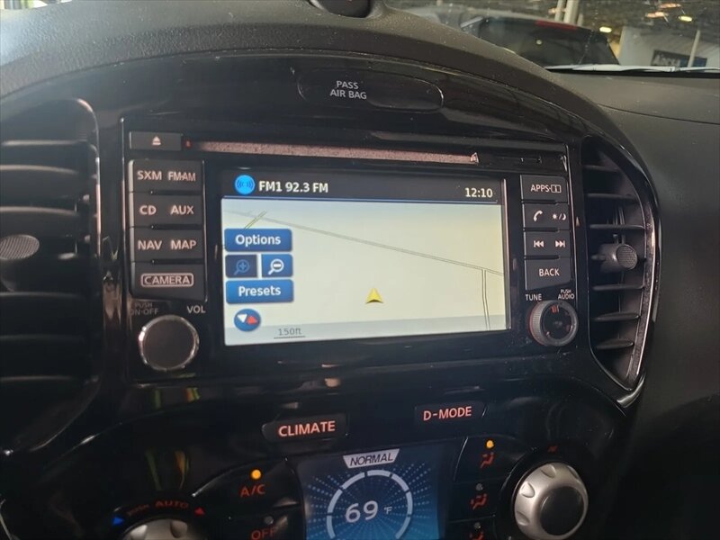 2015 Nissan Juke SL photo 5