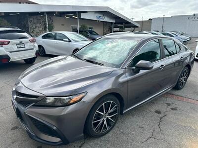 2021 Toyota Camry SE Sedan
