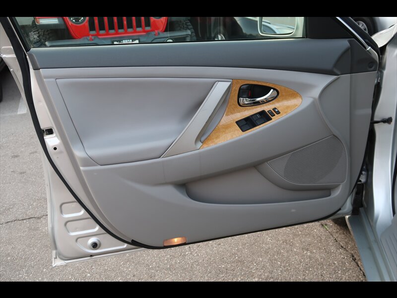 2007 Toyota Camry XLE - Photo 23