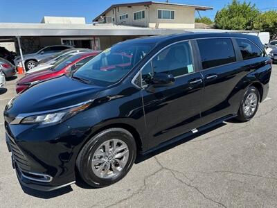 2022 Toyota Sienna XLE 8-Passenger Minivan