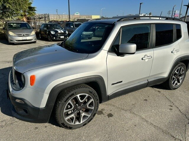 2018 Jeep Renegade Latitude FWD photo