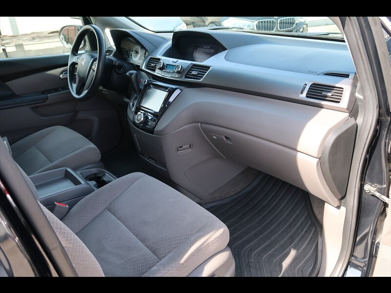 2014 Honda Odyssey EX photo 18
