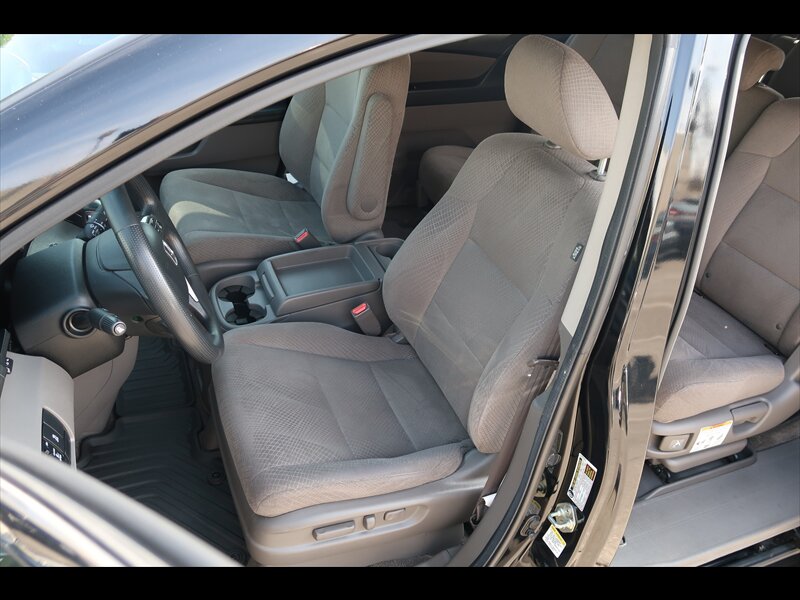 2014 Honda Odyssey EX photo 13