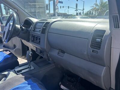 2007 Nissan Frontier SE   - Photo 14 - Long Beach, CA 90805