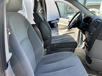 2005 Dodge Grand Caravan SE   - Photo 9 - Long Beach, CA 90805