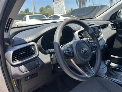 2017 Kia Sorento LX - Photo 7 - Stanton, CA 90680