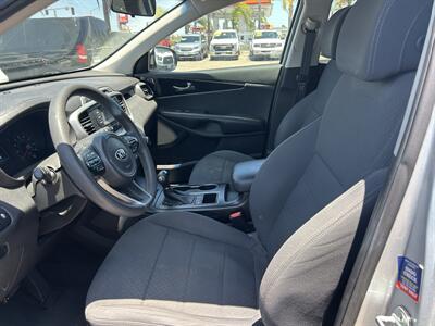 2017 Kia Sorento LX - Photo 8 - Stanton, CA 90680
