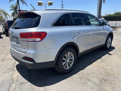 2017 Kia Sorento LX - Photo 4 - Stanton, CA 90680