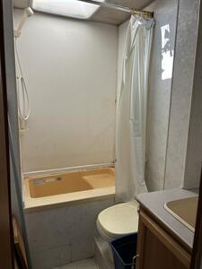 2000 TIOGA 24D RV   - Photo 14 - Stanton, CA 90680