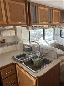 2000 TIOGA 24D RV - Photo 16 - Stanton, CA 90680