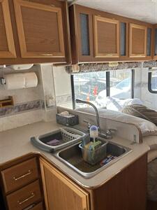 2000 TIOGA 24D RV   - Photo 16 - Stanton, CA 90680