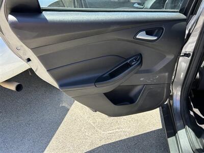 2014 Ford Focus SE   - Photo 6 - Long Beach, CA 90805