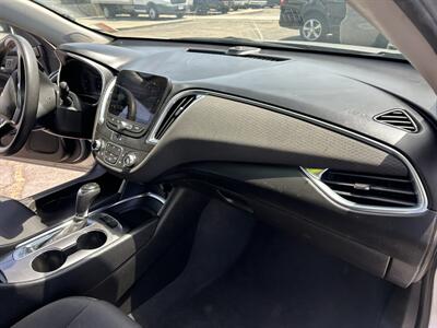 2020 Chevrolet Malibu LT   - Photo 14 - Stanton, CA 90680