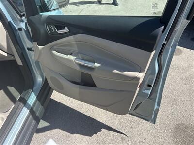 2014 Ford C-MAX Hybrid SE   - Photo 13 - Long Beach, CA 90805