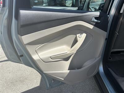 2014 Ford C-MAX Hybrid SE   - Photo 11 - Long Beach, CA 90805