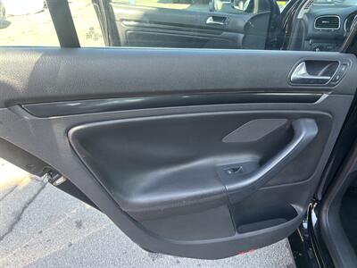 2010 Volkswagen Jetta SportWagen SE PZEV   - Photo 17 - Long Beach, CA 90805