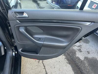 2010 Volkswagen Jetta SportWagen SE PZEV   - Photo 16 - Long Beach, CA 90805