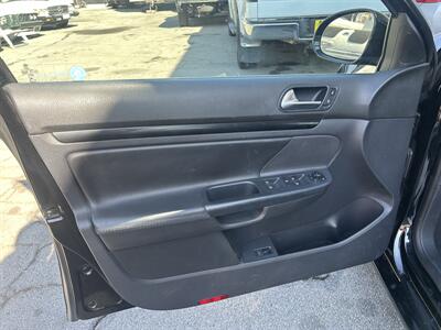 2010 Volkswagen Jetta SportWagen SE PZEV   - Photo 18 - Long Beach, CA 90805