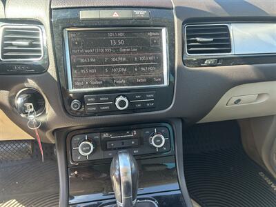 2013 Volkswagen Touareg VR6 Sport   - Photo 18 - Stanton, CA 90680