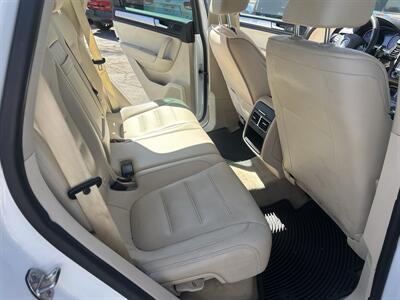 2013 Volkswagen Touareg VR6 Sport   - Photo 11 - Stanton, CA 90680