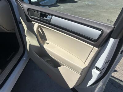 2013 Volkswagen Touareg VR6 Sport   - Photo 14 - Stanton, CA 90680