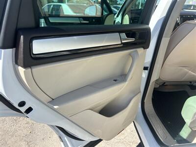 2013 Volkswagen Touareg VR6 Sport   - Photo 15 - Stanton, CA 90680