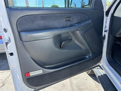 2001 Chevrolet Silverado 2500 LS 4dr Extended Cab LS   - Photo 17 - Stanton, CA 90680